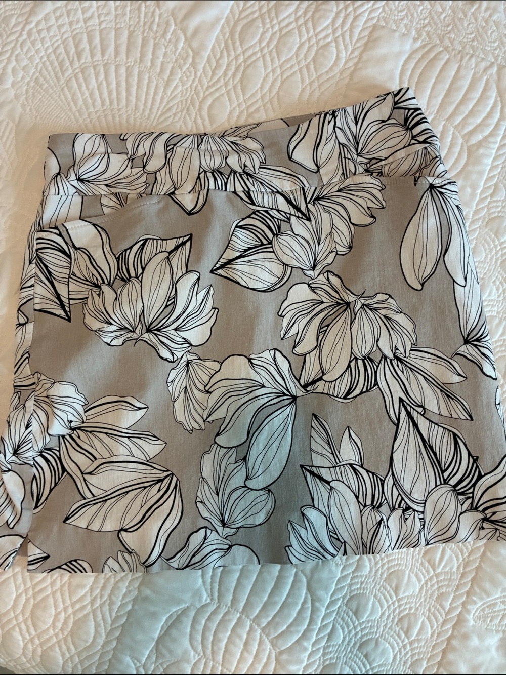 SWING Control Floral Print Gray & White Women’s Skort
